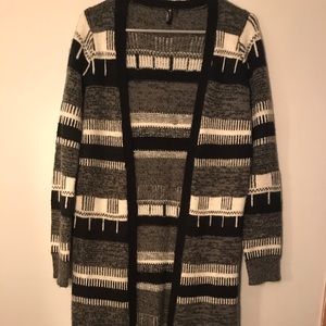 Aztec Black and White Cardigan Size large